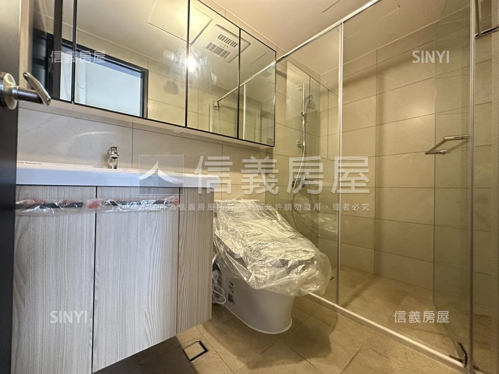 新画峰精選電梯兩房車房屋室內格局與周邊環境