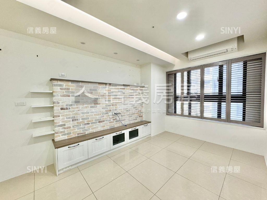 世紀城裝潢美兩房房屋室內格局與周邊環境