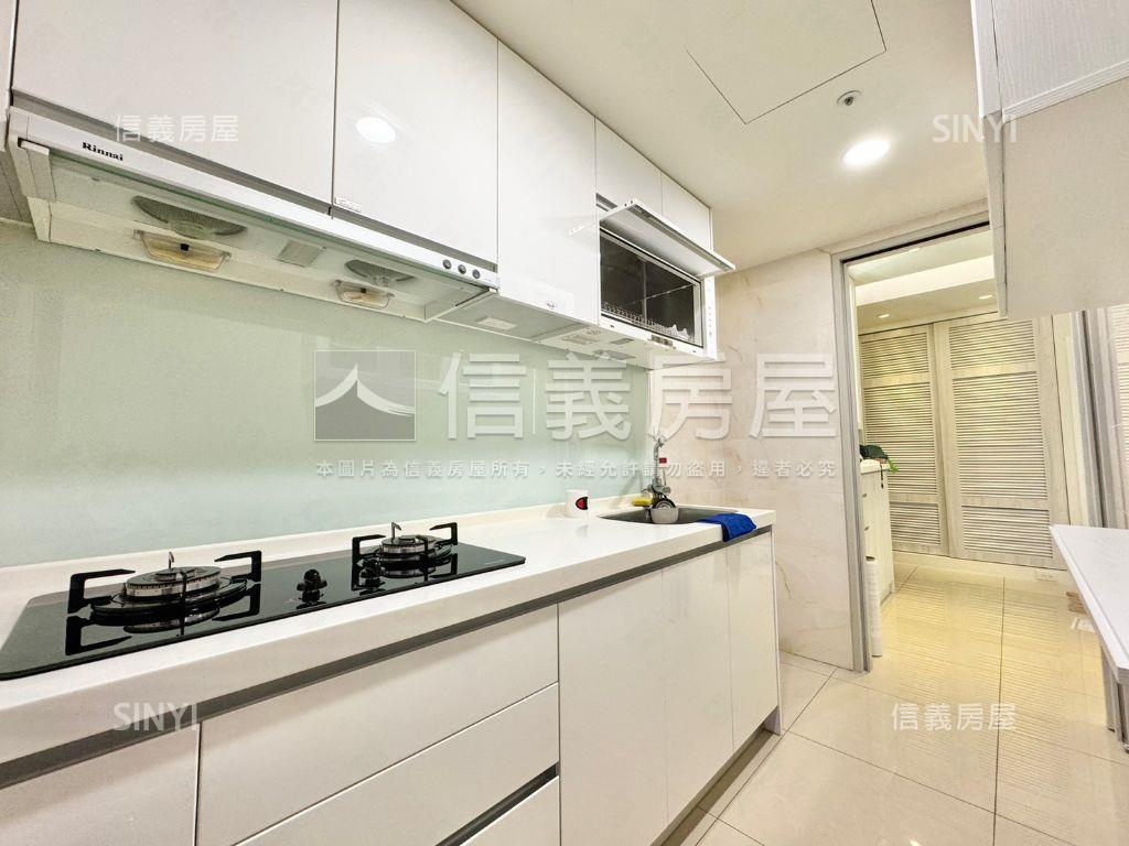 世紀城裝潢美兩房房屋室內格局與周邊環境