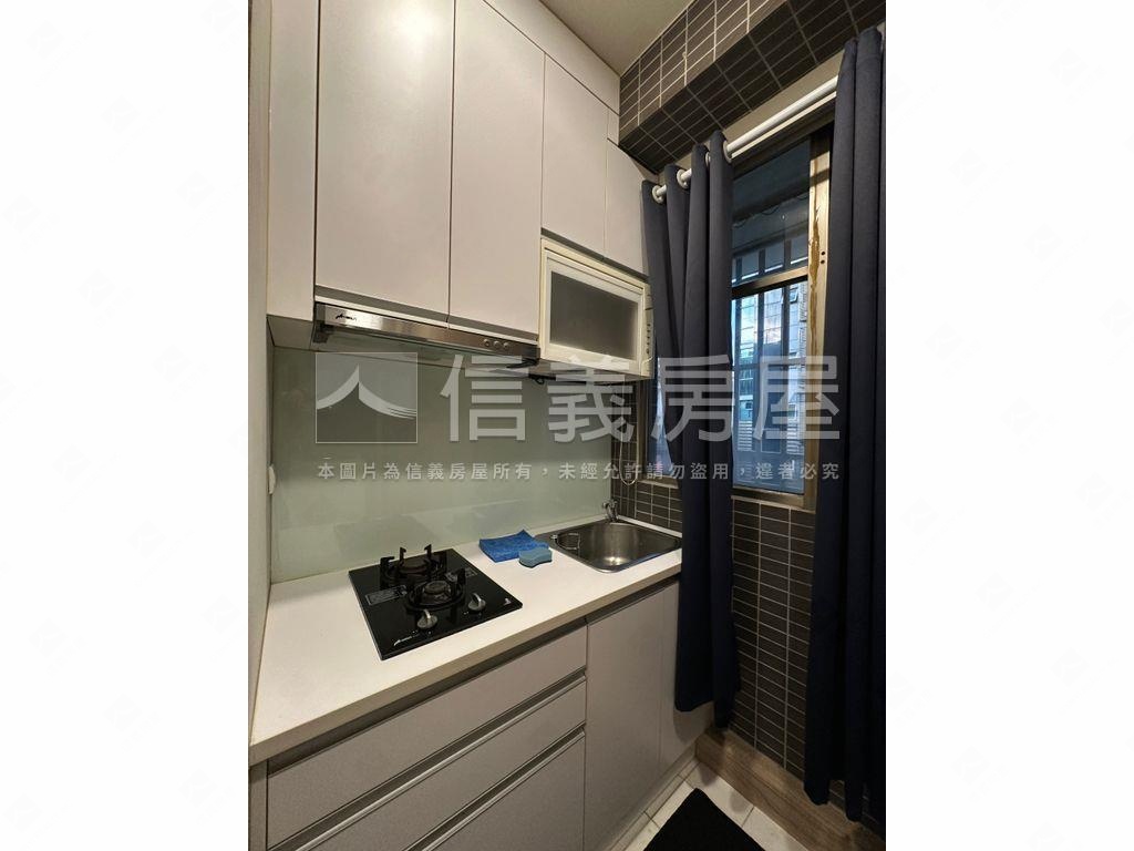 中山國小站精美裝潢套房房屋室內格局與周邊環境
