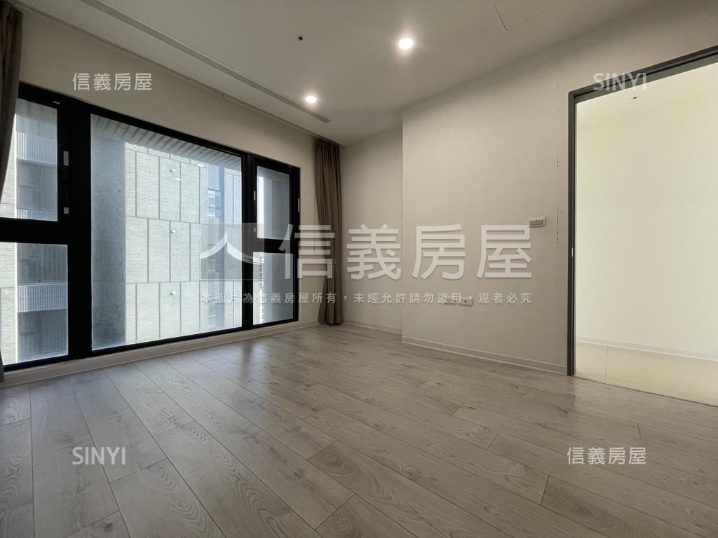 昭揚縱橫景觀宅雙平面車位房屋室內格局與周邊環境