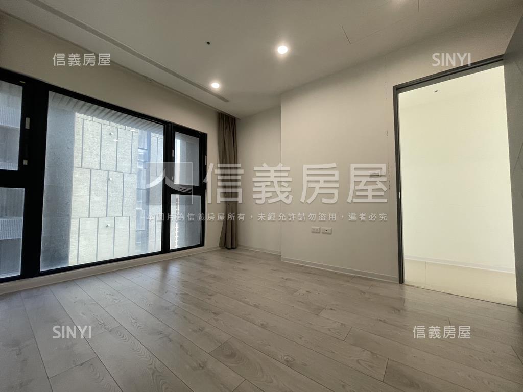 昭揚縱橫景觀宅雙平面車位房屋室內格局與周邊環境