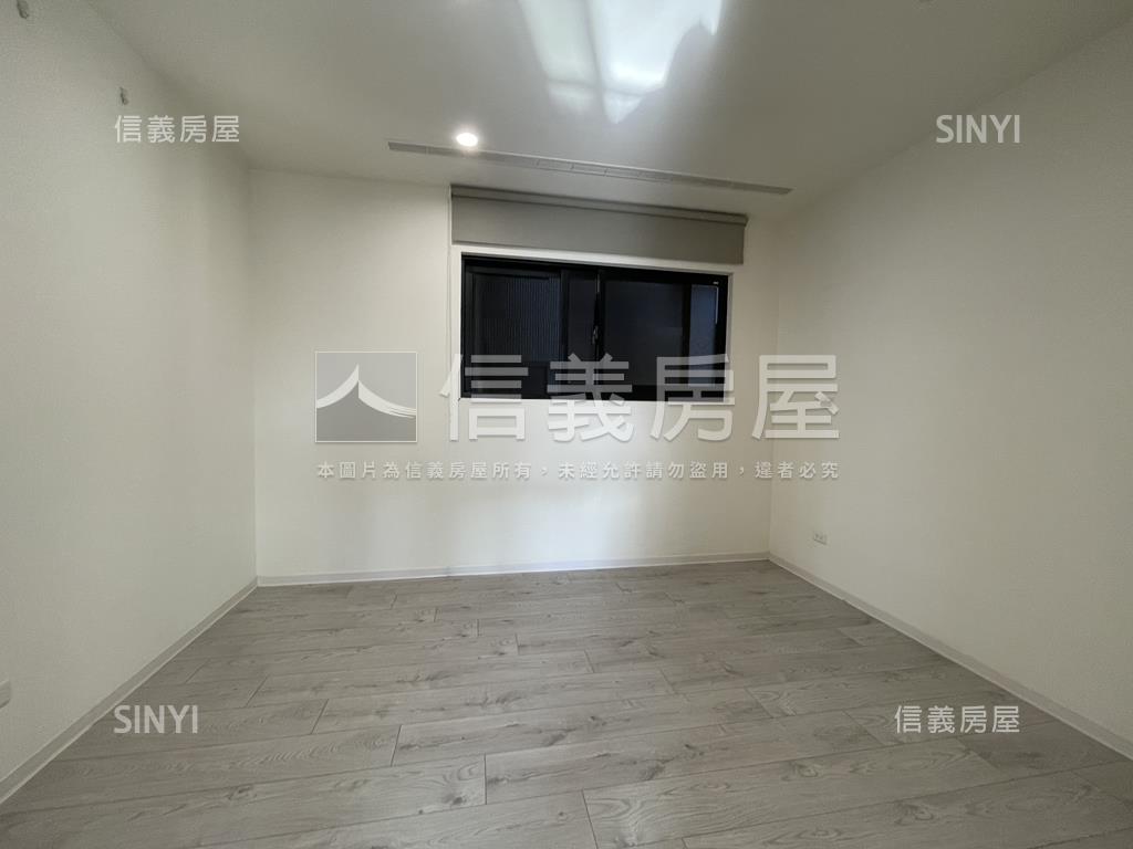 昭揚縱橫景觀宅雙平面車位房屋室內格局與周邊環境