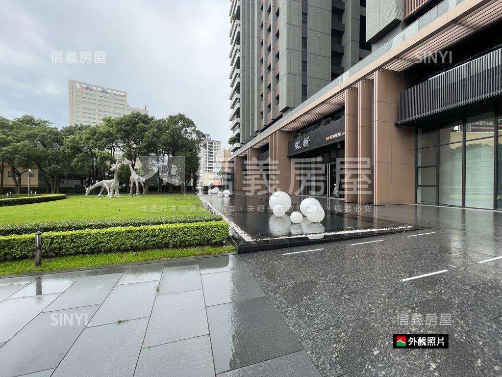 專任昭揚縱橫城市景觀豪邸房屋室內格局與周邊環境