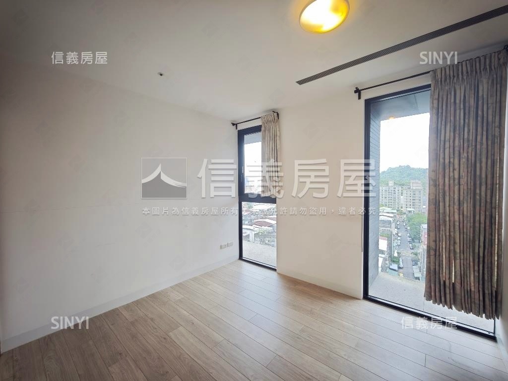 靜心連雲王者三房豪邸房屋室內格局與周邊環境