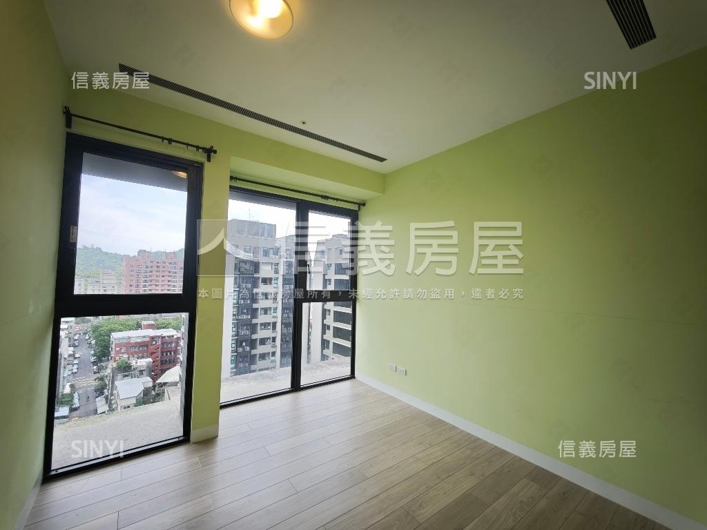 靜心連雲王者三房豪邸房屋室內格局與周邊環境