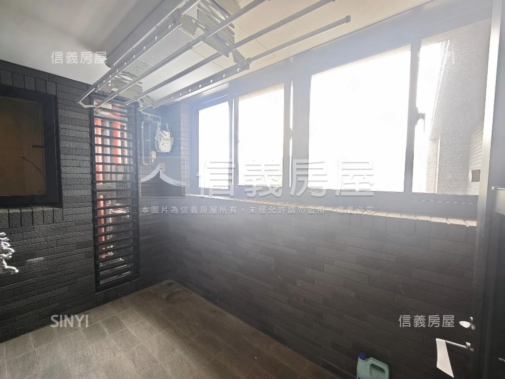 靜心連雲王者三房豪邸房屋室內格局與周邊環境