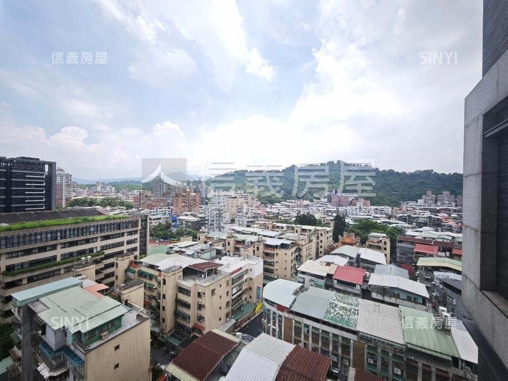 靜心連雲王者三房豪邸房屋室內格局與周邊環境