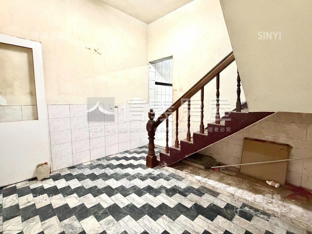 仁武仁春市場旁中正路透天房屋室內格局與周邊環境