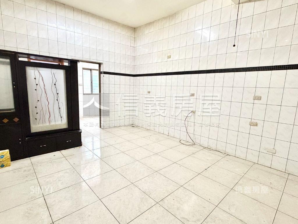 仁武仁春市場旁中正路透天房屋室內格局與周邊環境