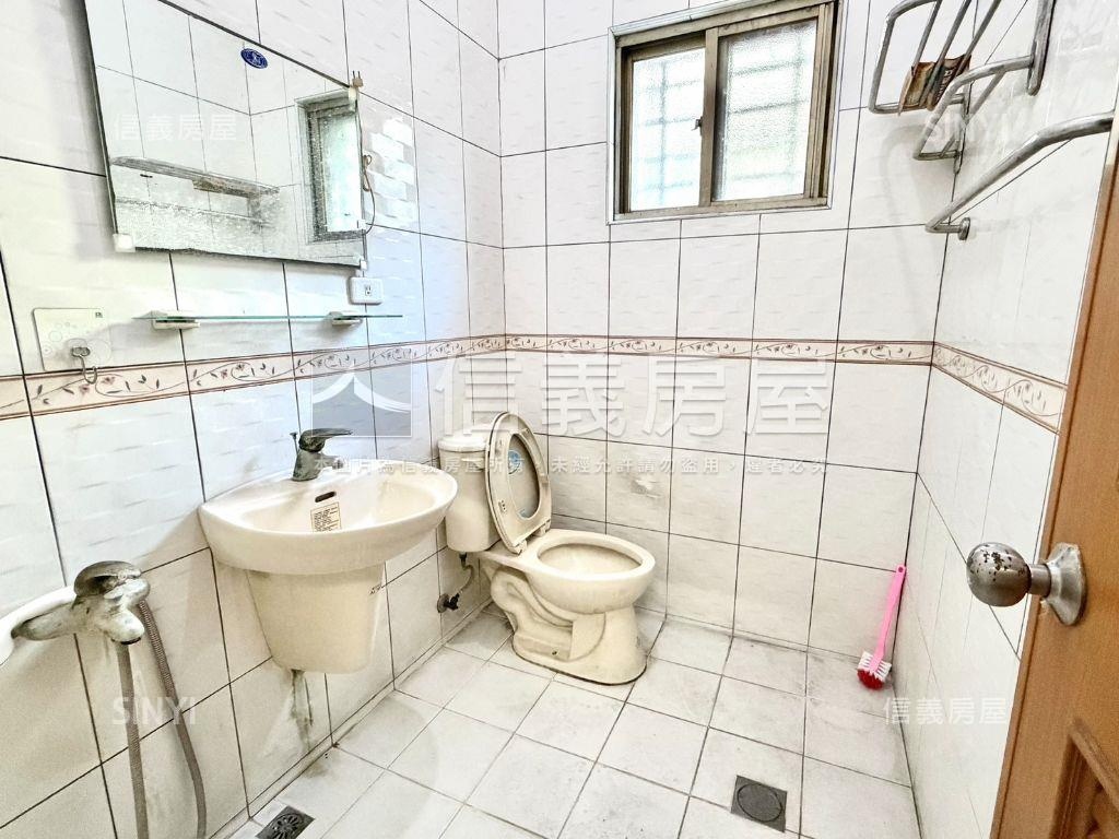 仁武仁春市場旁中正路透天房屋室內格局與周邊環境