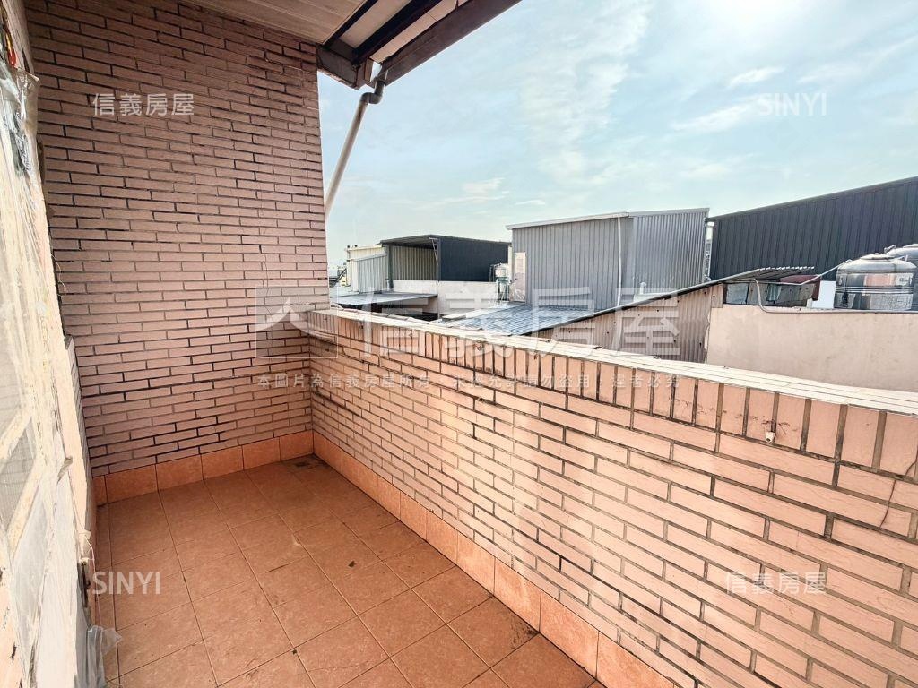 仁武仁春市場旁中正路透天房屋室內格局與周邊環境