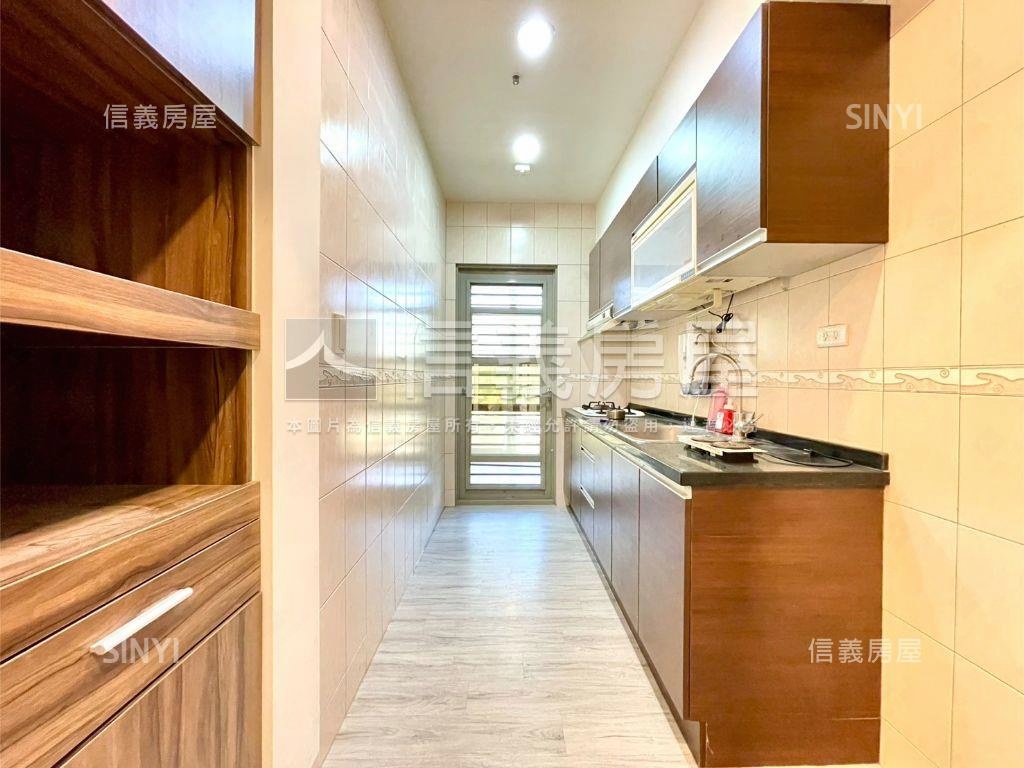 城市桂冠精美三房車位房屋室內格局與周邊環境