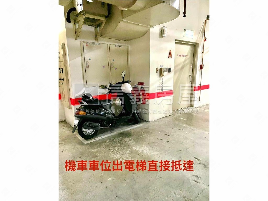 城市桂冠精美三房車位房屋室內格局與周邊環境