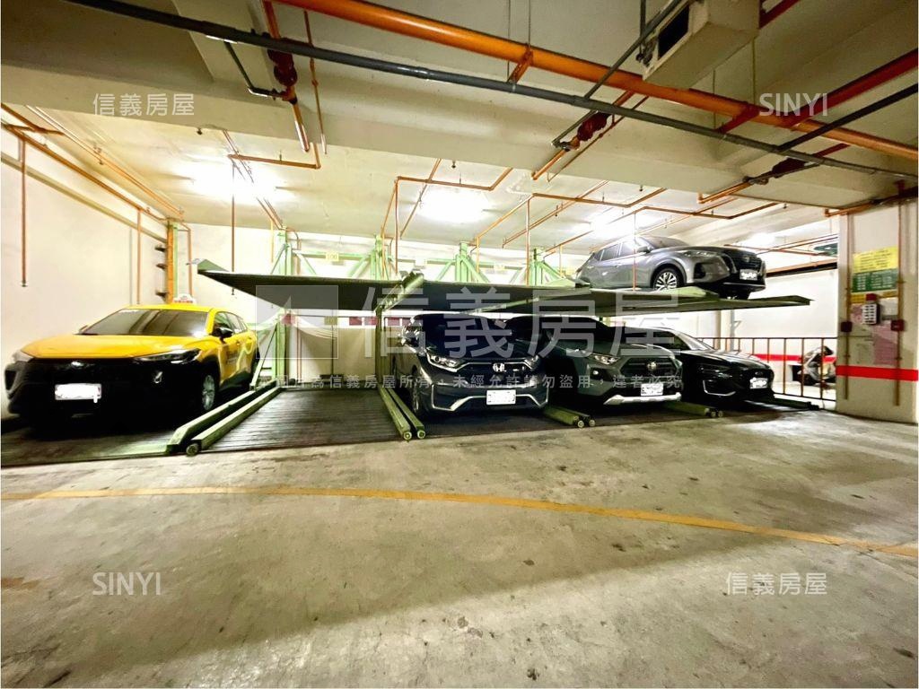 城市桂冠精美三房車位房屋室內格局與周邊環境