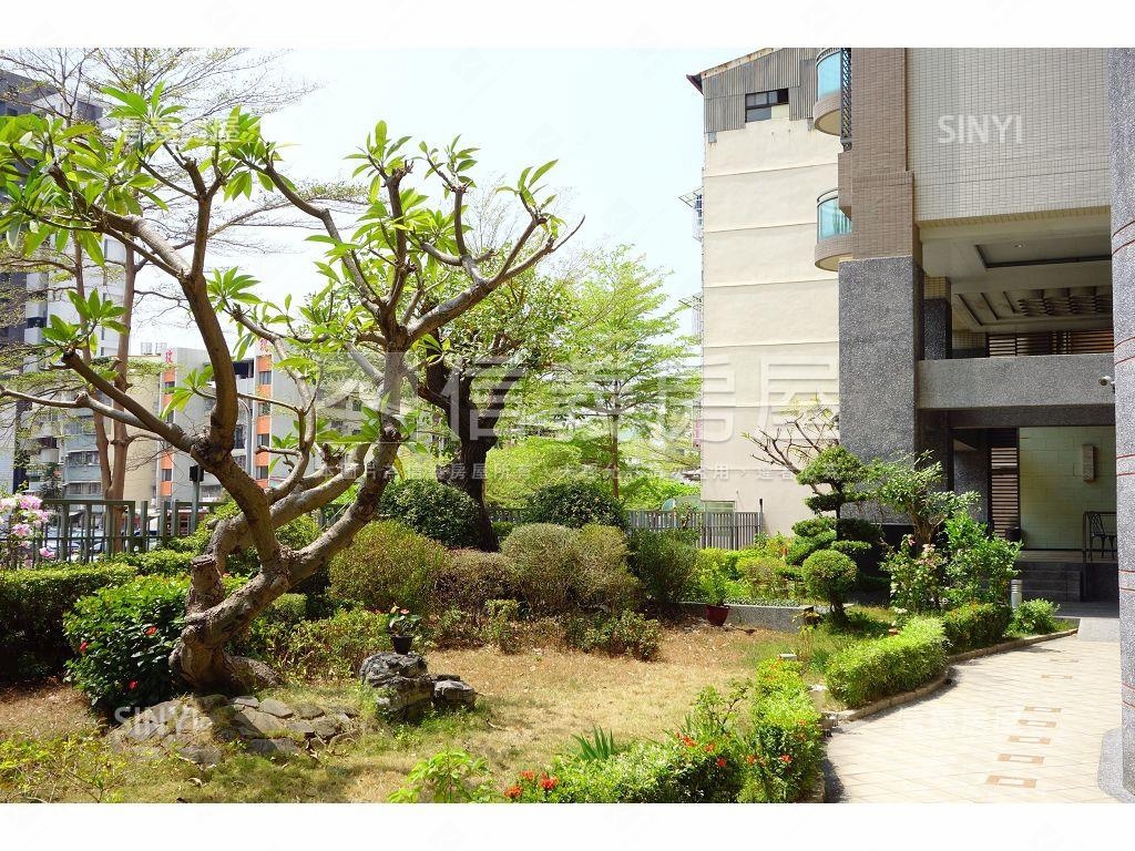 城市桂冠精美三房車位房屋室內格局與周邊環境