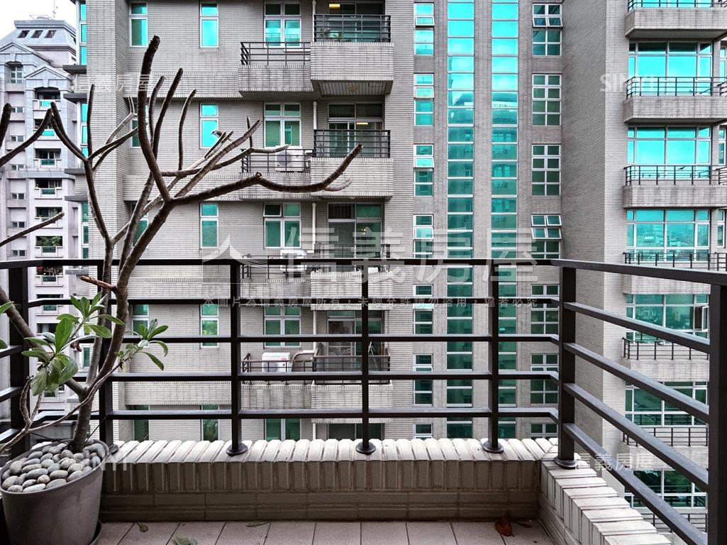 圓山官邸雙坡平車房屋室內格局與周邊環境