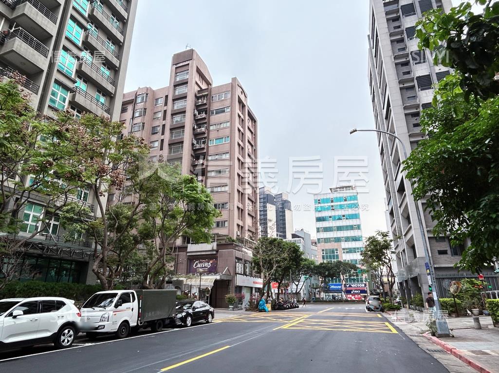 圓山官邸雙坡平車房屋室內格局與周邊環境