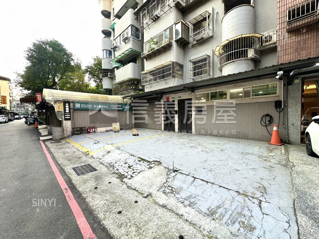 專任靜巷稀有一樓房屋室內格局與周邊環境