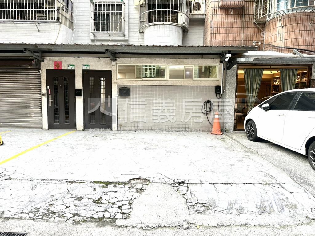 專任靜巷稀有一樓房屋室內格局與周邊環境