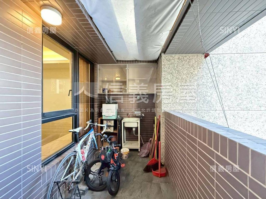 捷仕堡珍藏兩房車房屋室內格局與周邊環境