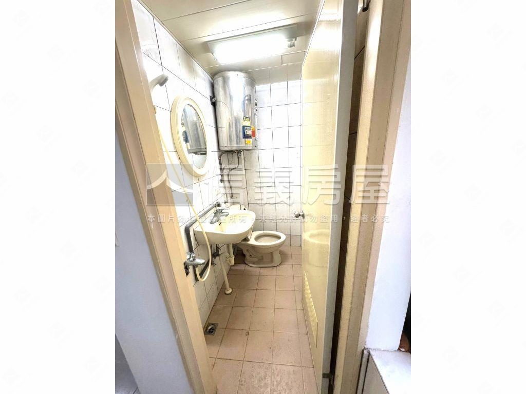 信義區低總價二樓房屋室內格局與周邊環境