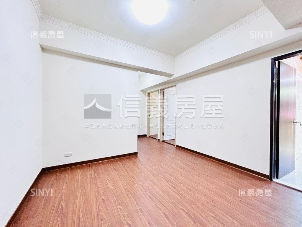 藝文精裝美四房車位房屋室內格局與周邊環境