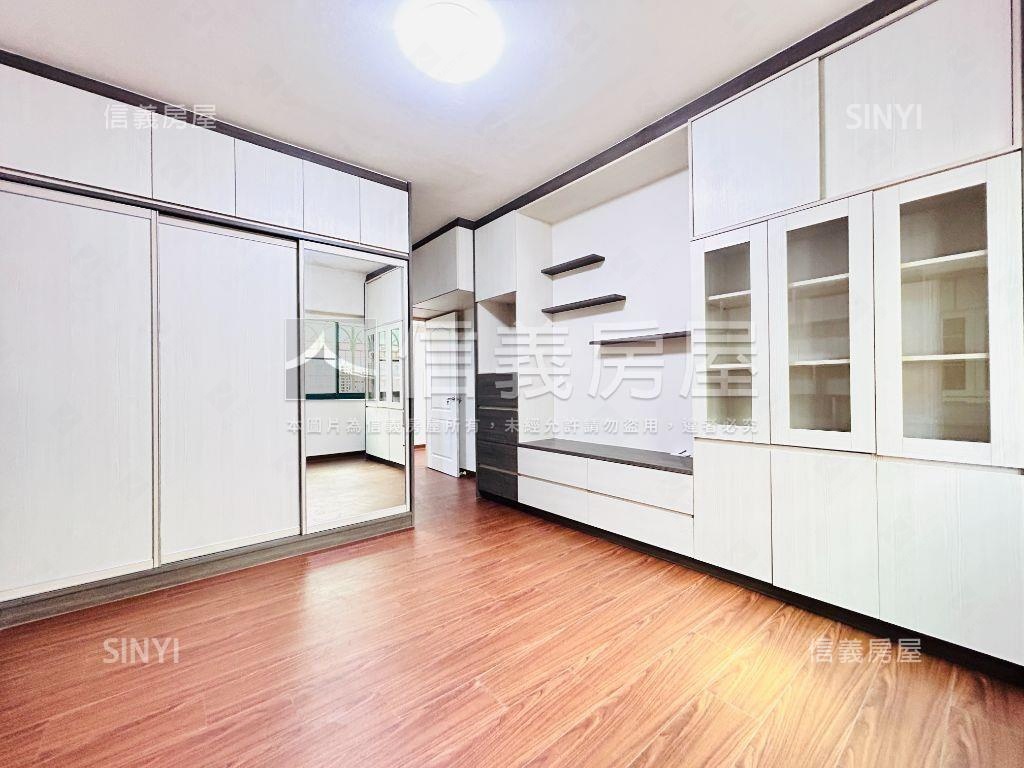 藝文精裝美四房車位房屋室內格局與周邊環境