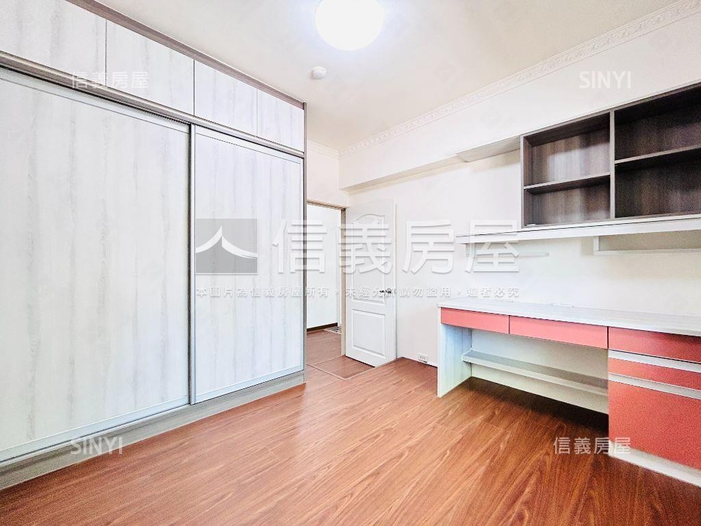 藝文精裝美四房車位房屋室內格局與周邊環境