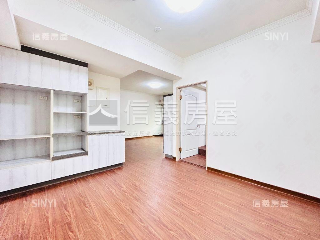 藝文精裝美四房車位房屋室內格局與周邊環境