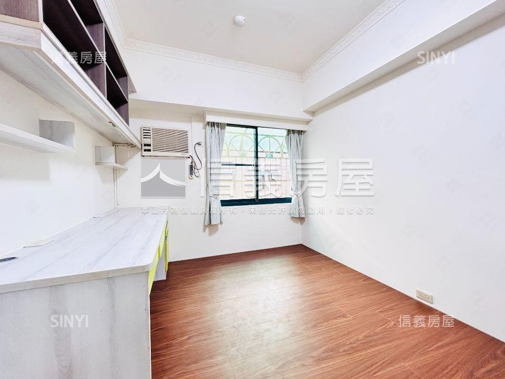 藝文精裝美四房車位房屋室內格局與周邊環境