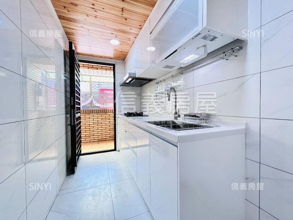 藝文精裝美四房車位房屋室內格局與周邊環境