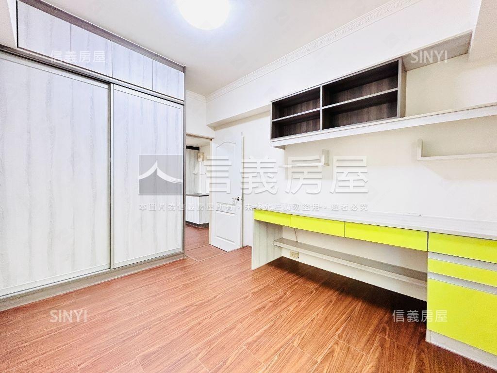 藝文精裝美四房車位房屋室內格局與周邊環境