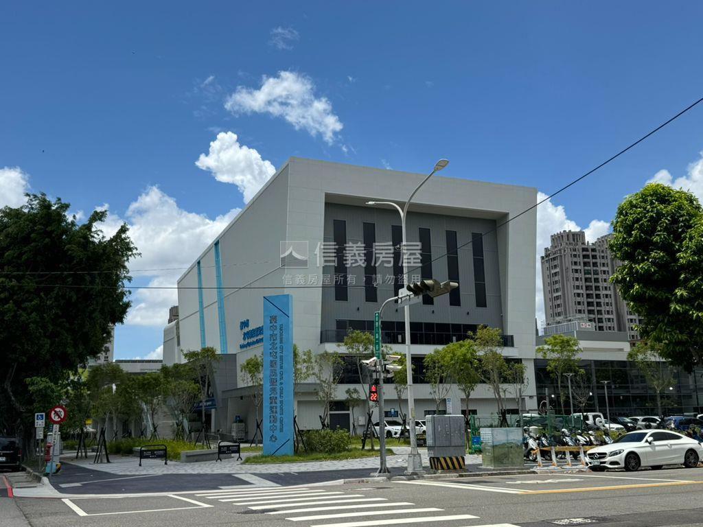 大毅５５ＷＡＹ三房雙平車房屋室內格局與周邊環境