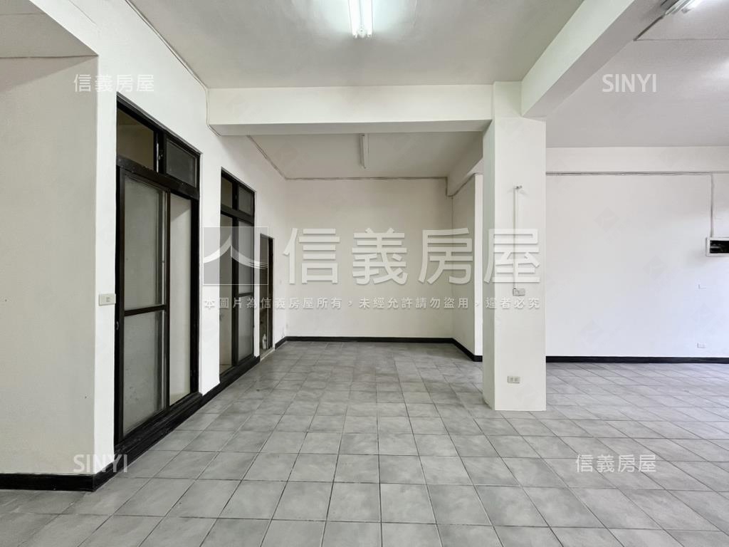 逢甲大面寬邊間店面房屋室內格局與周邊環境