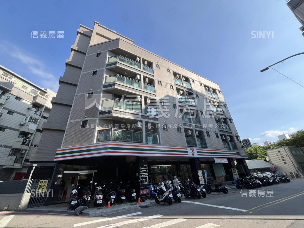 逢甲大面寬邊間店面房屋室內格局與周邊環境