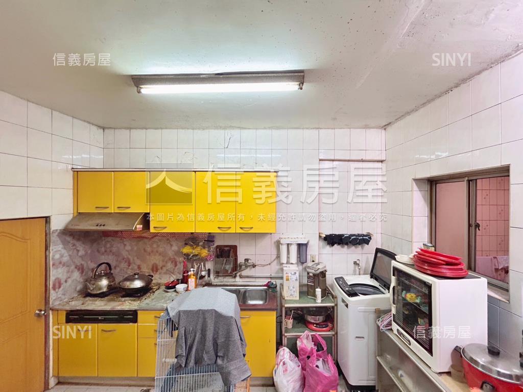 低總價力行路三樓公寓房屋室內格局與周邊環境