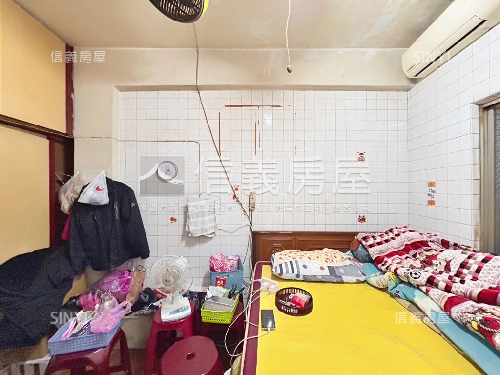 低總價力行路三樓公寓房屋室內格局與周邊環境