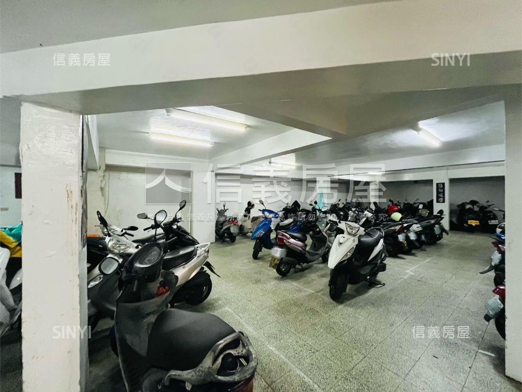 景安捷運‧三房雙衛浴美寓房屋室內格局與周邊環境