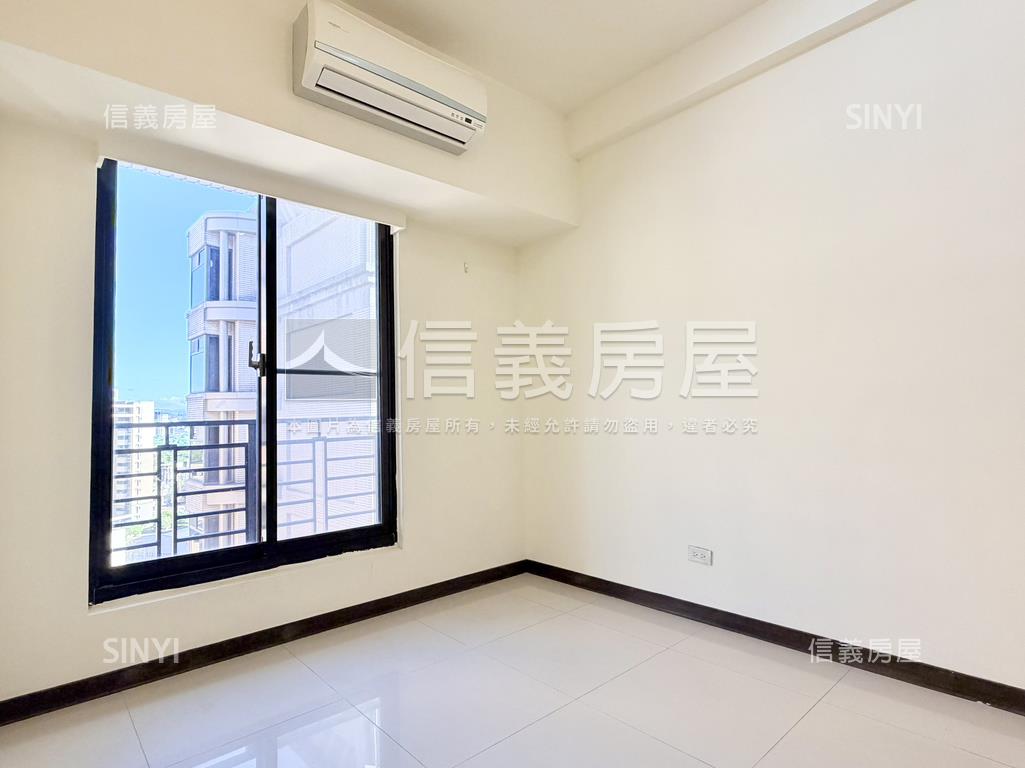 【電梯】二房有車位房屋室內格局與周邊環境
