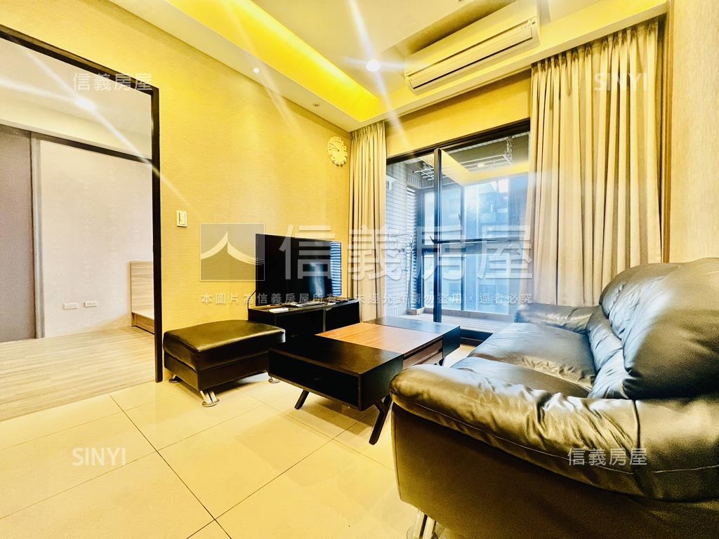 雲世紀裝潢２房平面車位房屋室內格局與周邊環境