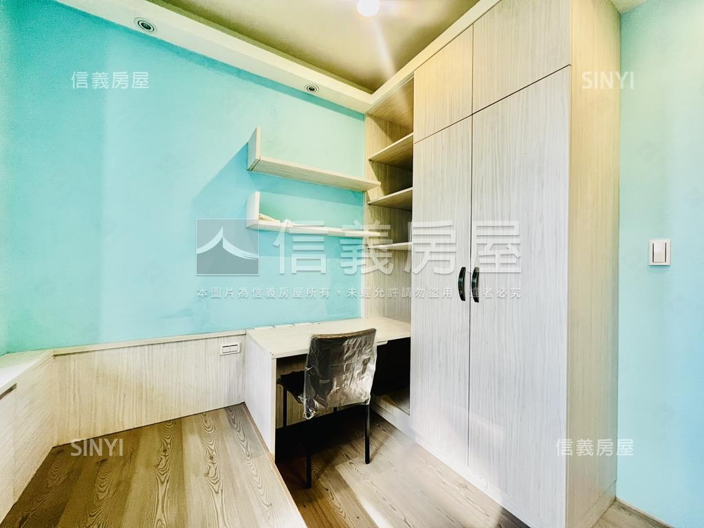 雲世紀裝潢２房平面車位房屋室內格局與周邊環境