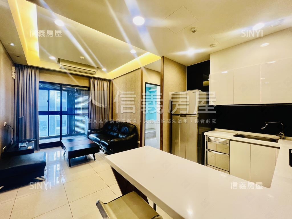 雲世紀裝潢２房平面車位房屋室內格局與周邊環境