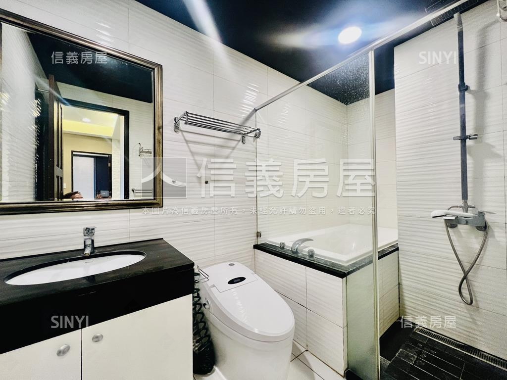 雲世紀裝潢２房平面車位房屋室內格局與周邊環境