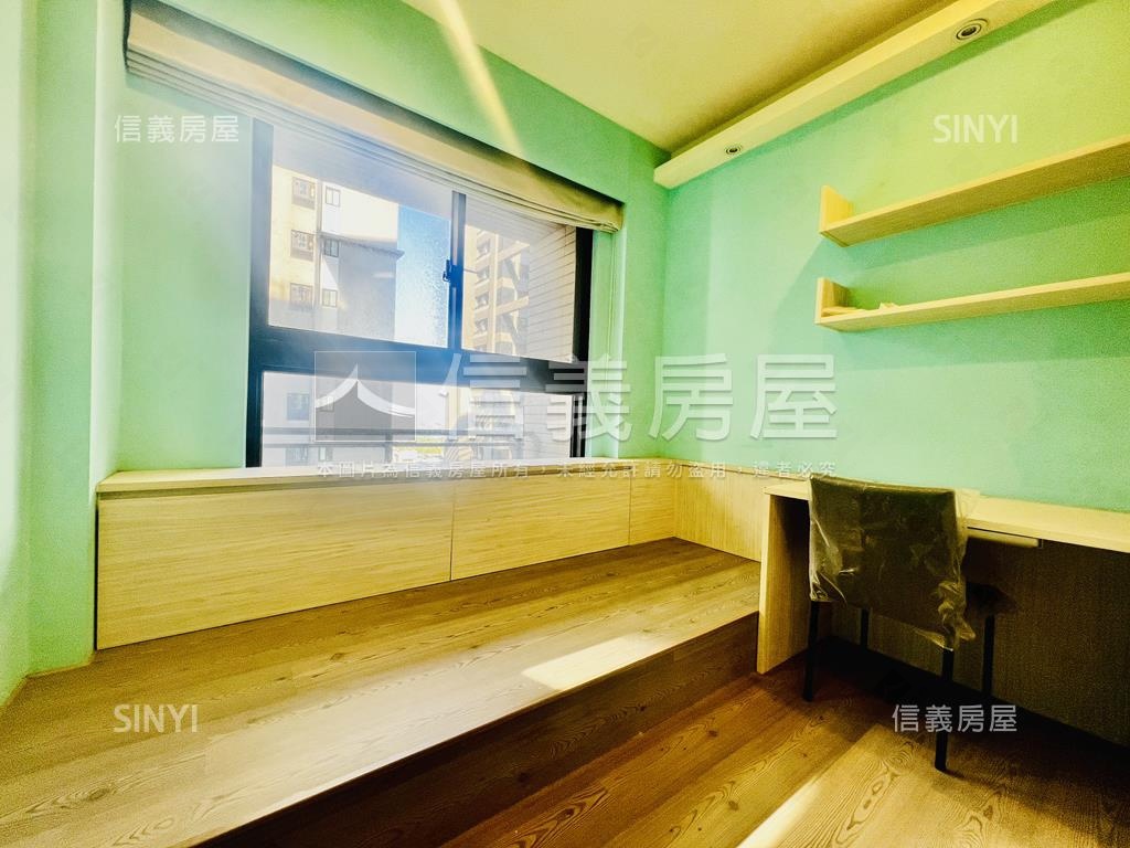 雲世紀裝潢２房平面車位房屋室內格局與周邊環境