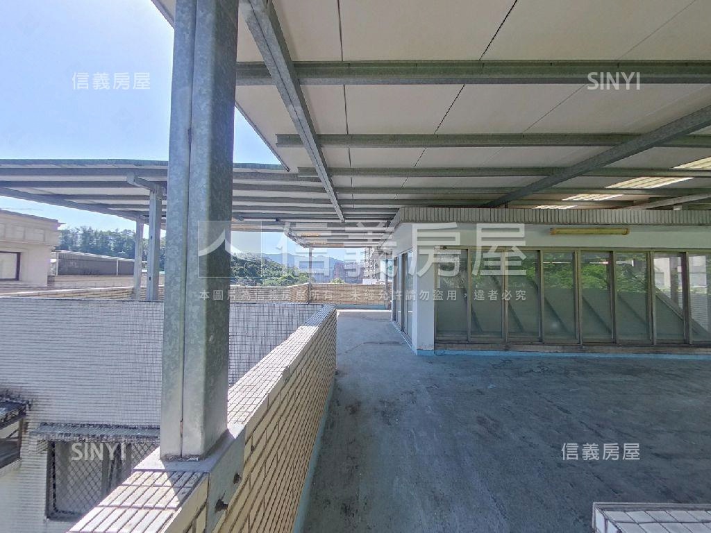 伯爵獨棟透天有庭園圍繞房屋室內格局與周邊環境