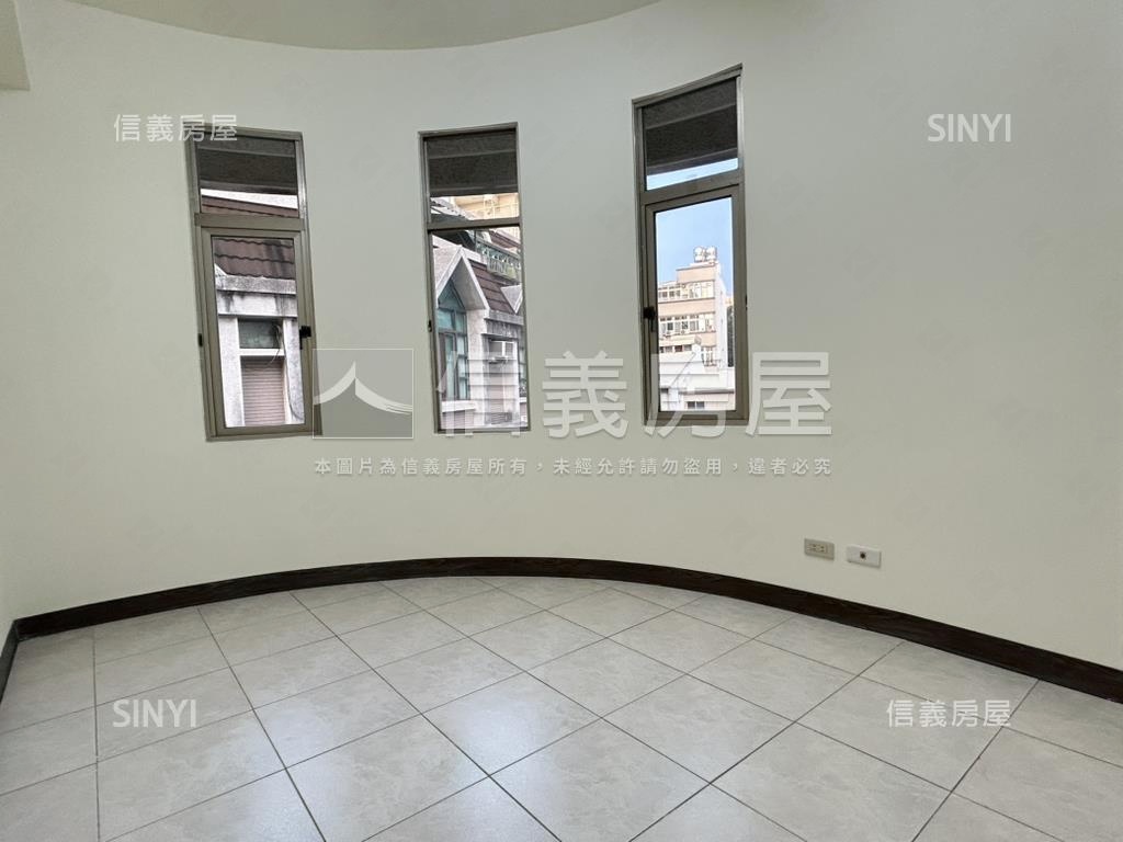 近奇美角窗邊間透天房屋室內格局與周邊環境