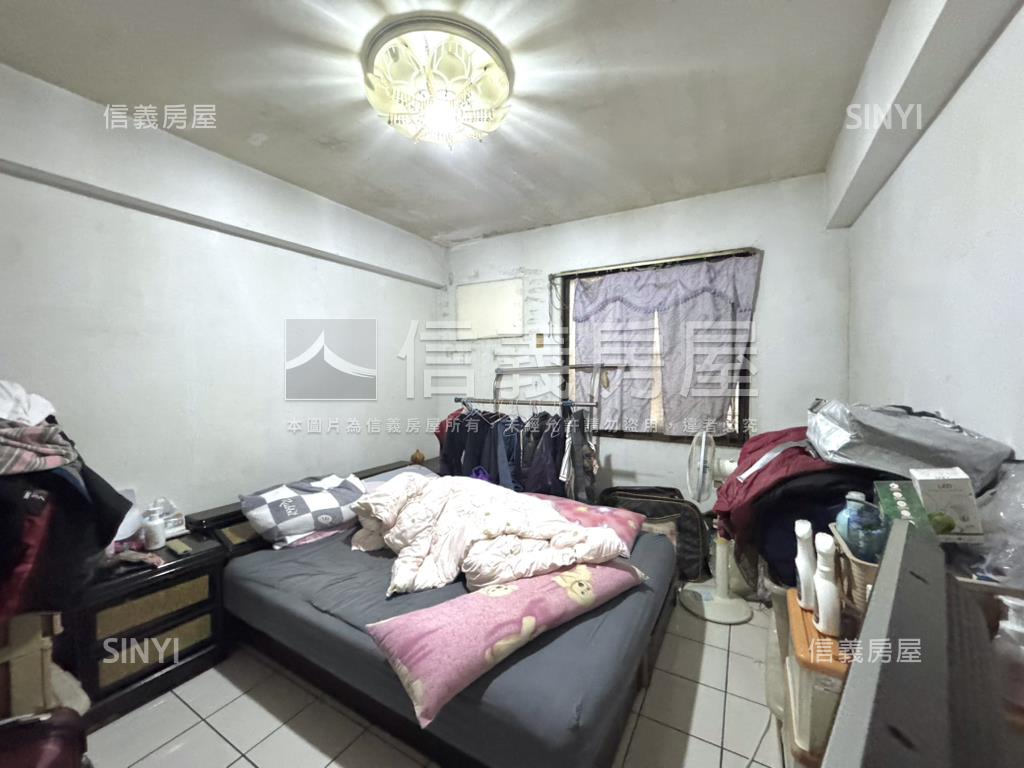 家樂福旁電梯三房房屋室內格局與周邊環境