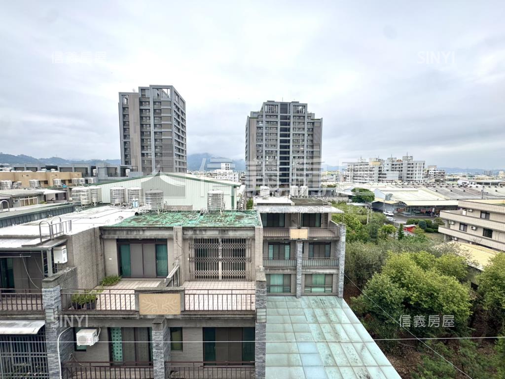 家樂福旁電梯三房房屋室內格局與周邊環境