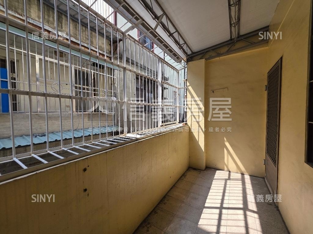 大空間正路面店住房屋室內格局與周邊環境